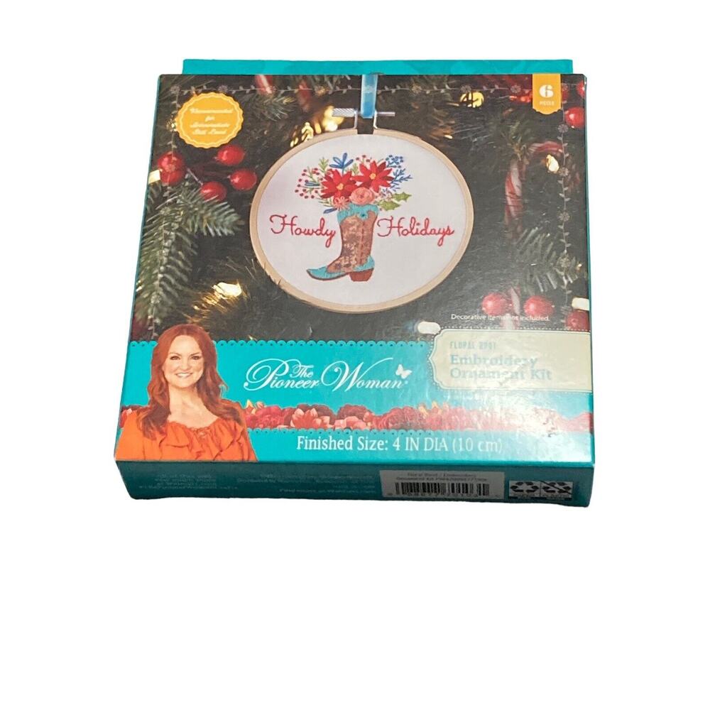 Pioneer Woman Embroidery Ornament Kit Floral Boot Howdy Holidays NEW‎ 2022